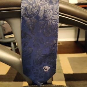 100% Athentic Versace Paisley Tie 👔